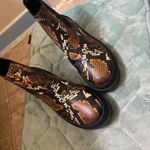 SNAKE SKIN WATER PROOF BOOTS